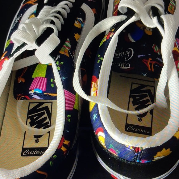 Vans x The Simpsons Christmas customs low shoes Size 7.5 W 9 - Picture 9 of 11